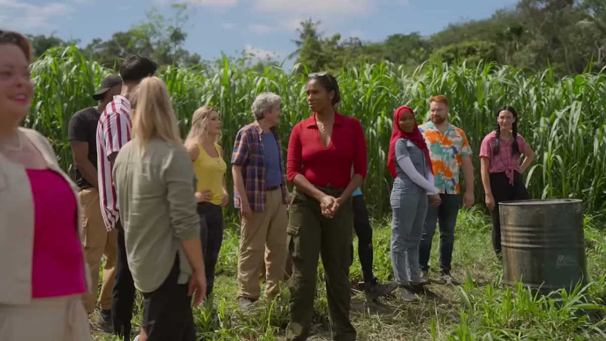 Contestants in a group in The Mole Season 2